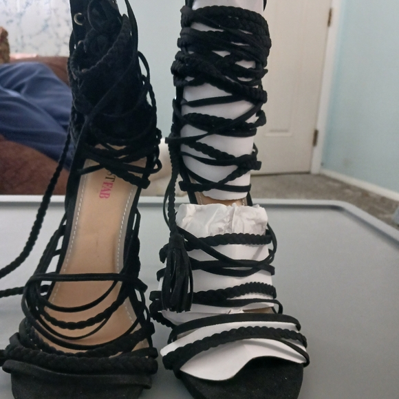 Lace Up Black Just Fab Heels 9 - Picture 2 of 3